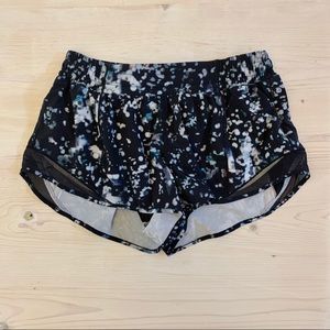 Lululemon Hotty Hot Shorts 2.5”